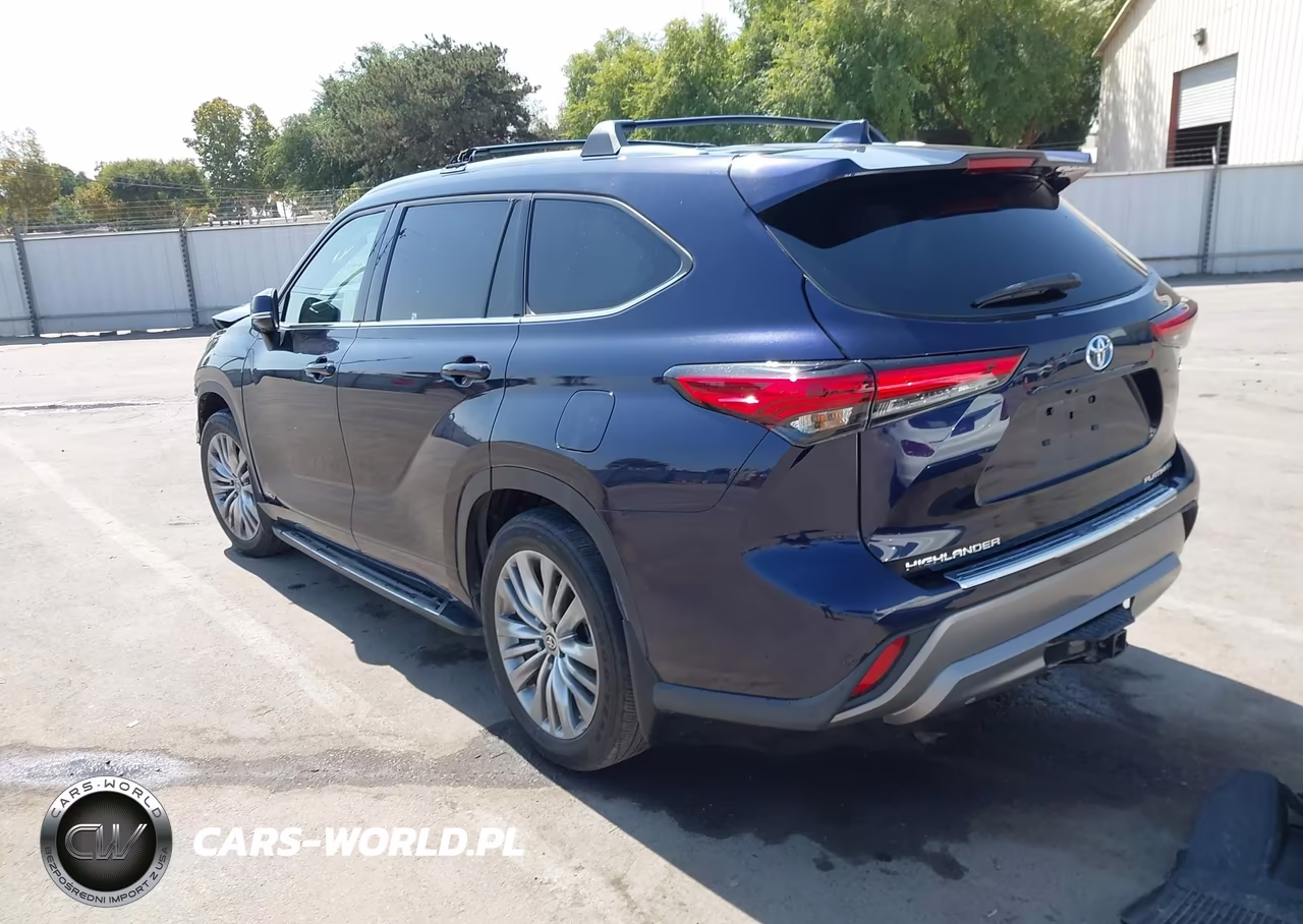2023 Toyota Highlander Hybrid Platinum VIN:5TDEBRCH1PS122010 - 3
