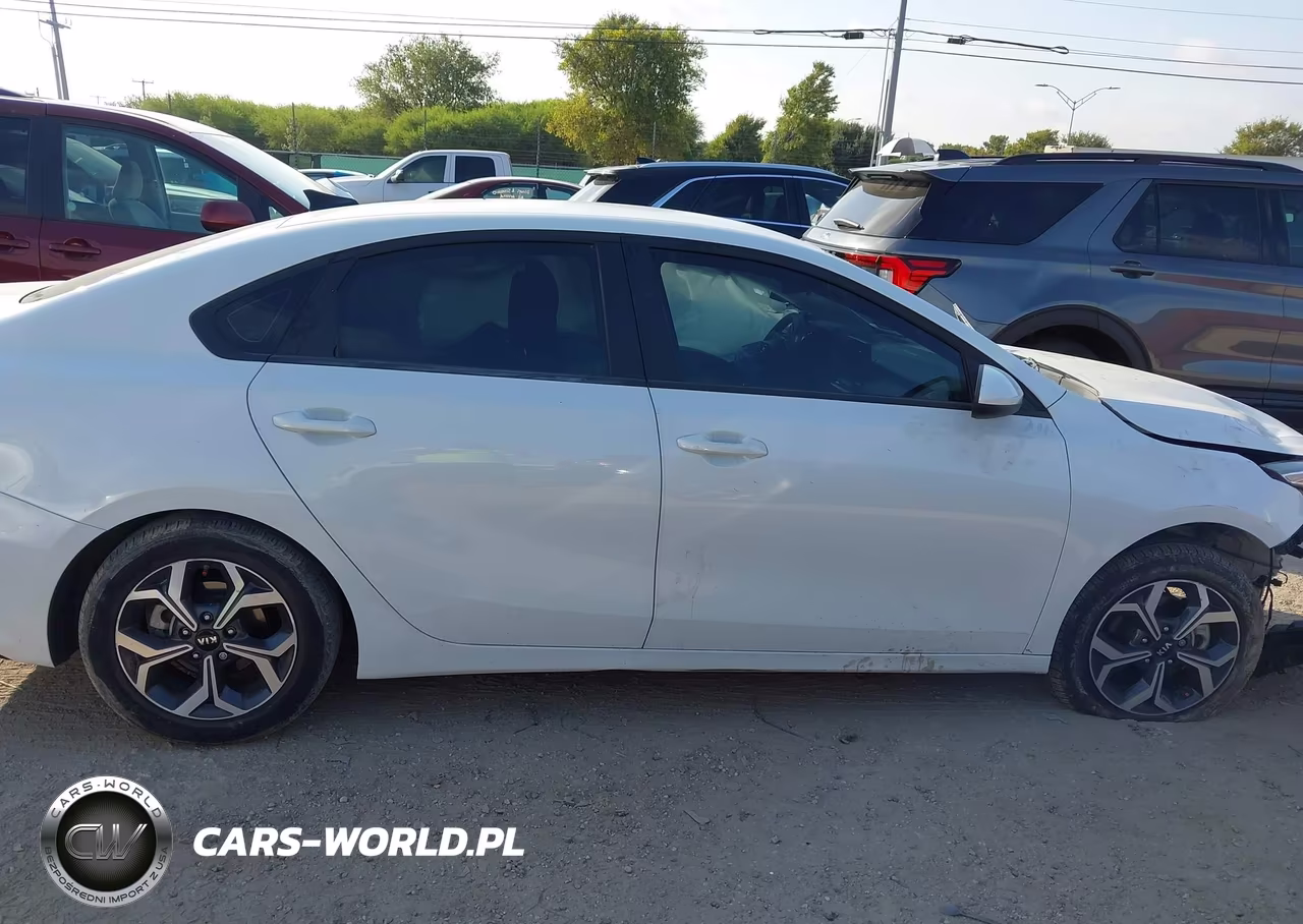2021 Kia Forte Lxs VIN:3KPF24AD4ME410617 - 13