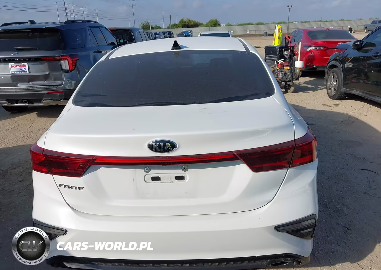 2021 Kia Forte Lxs VIN:3KPF24AD4ME410617 - 16