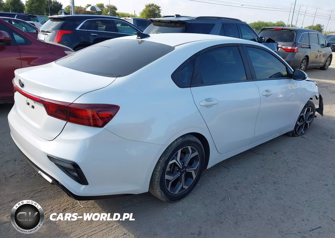 2021 Kia Forte Lxs VIN:3KPF24AD4ME410617 - 4