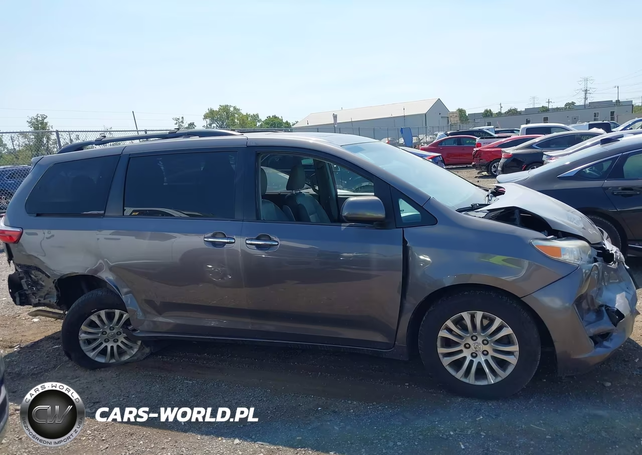 2016 Toyota Sienna Xle 8 Passenger VIN:5TDYK3DC2GS701472 - 13
