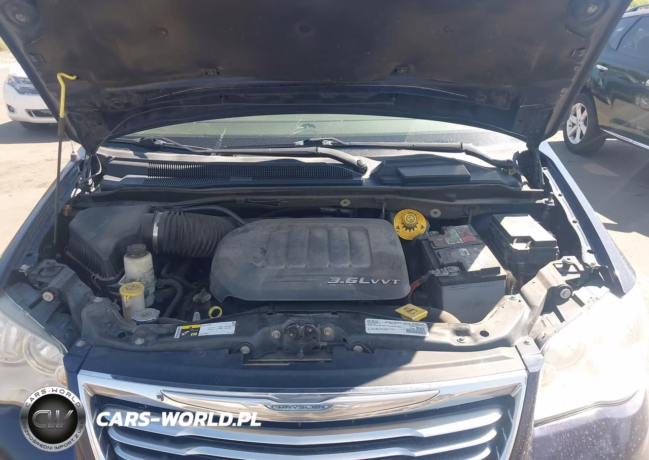 2016 Chrysler Town & Country Touring VIN:2C4RC1BG5GR188786 - 10