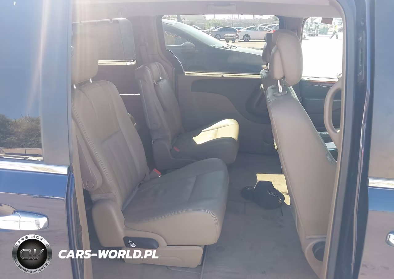 2016 Chrysler Town & Country Touring VIN:2C4RC1BG5GR188786 - 8