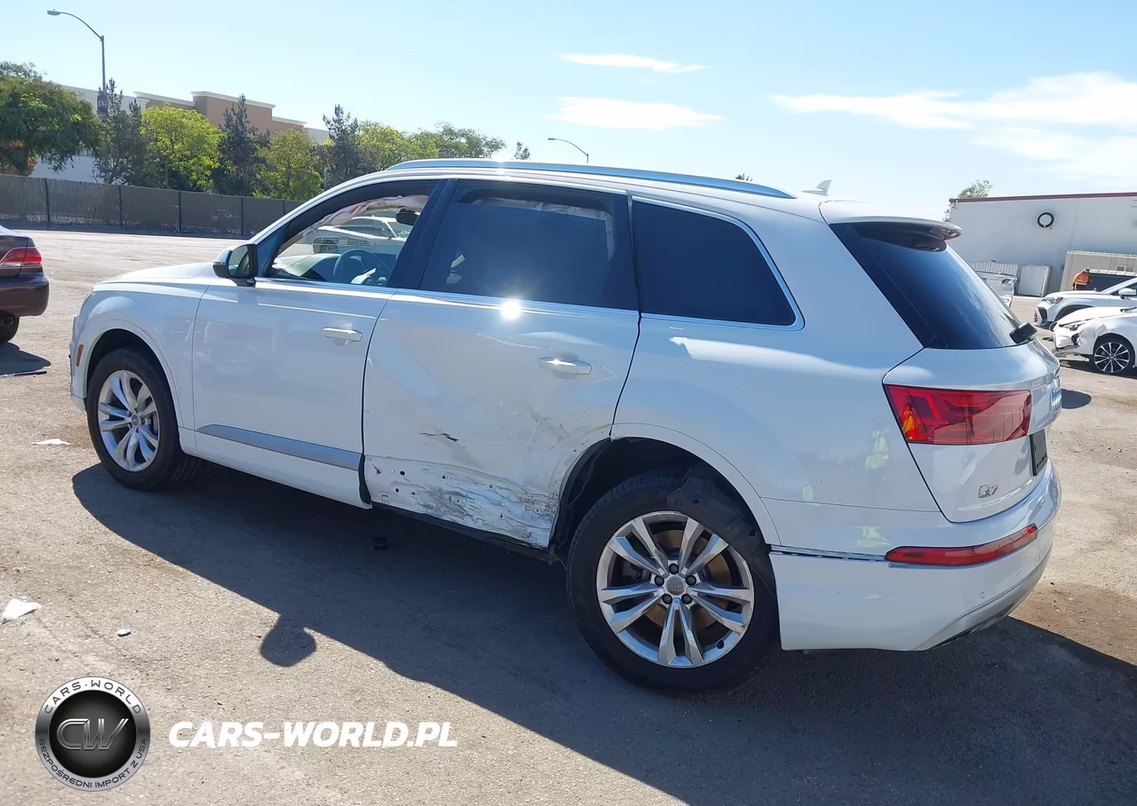 2019 Audi Q7 45 Premium VIN:WA1AHAF70KD046537 - 3