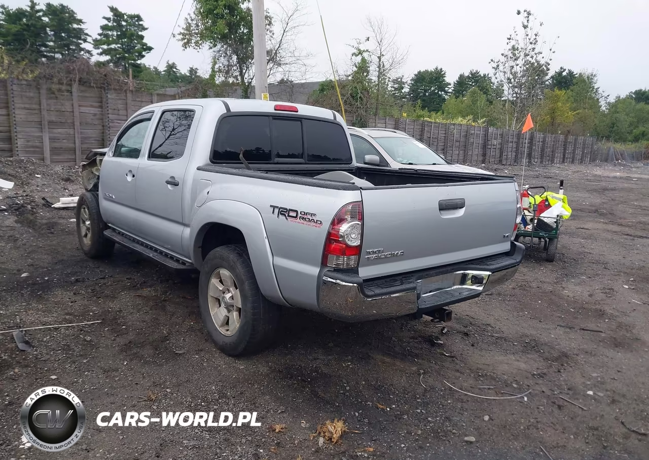 2013 Toyota Tacoma Base V6 VIN:3TMLU4ENXDM112546 - 3