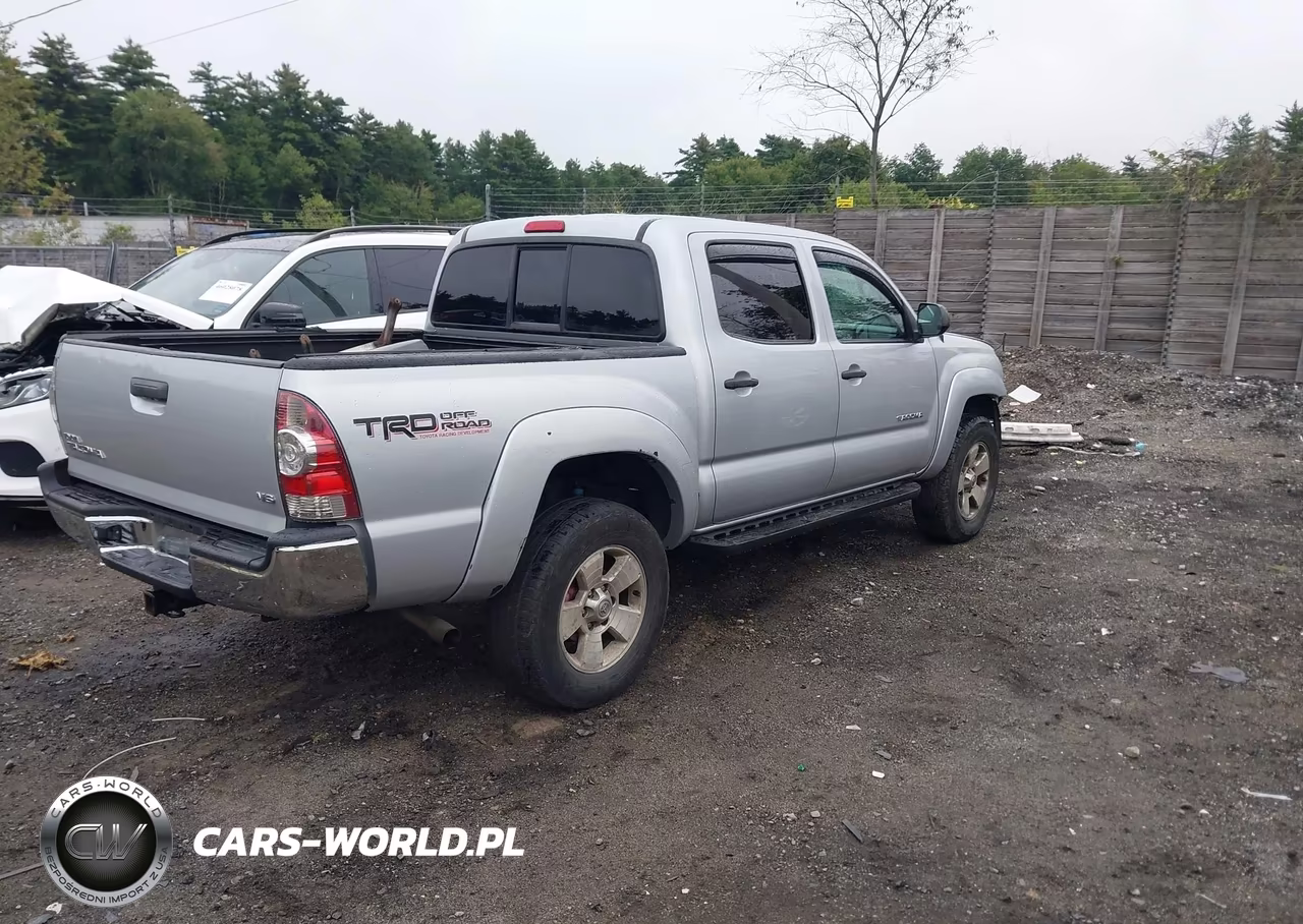 2013 Toyota Tacoma Base V6 VIN:3TMLU4ENXDM112546 - 4