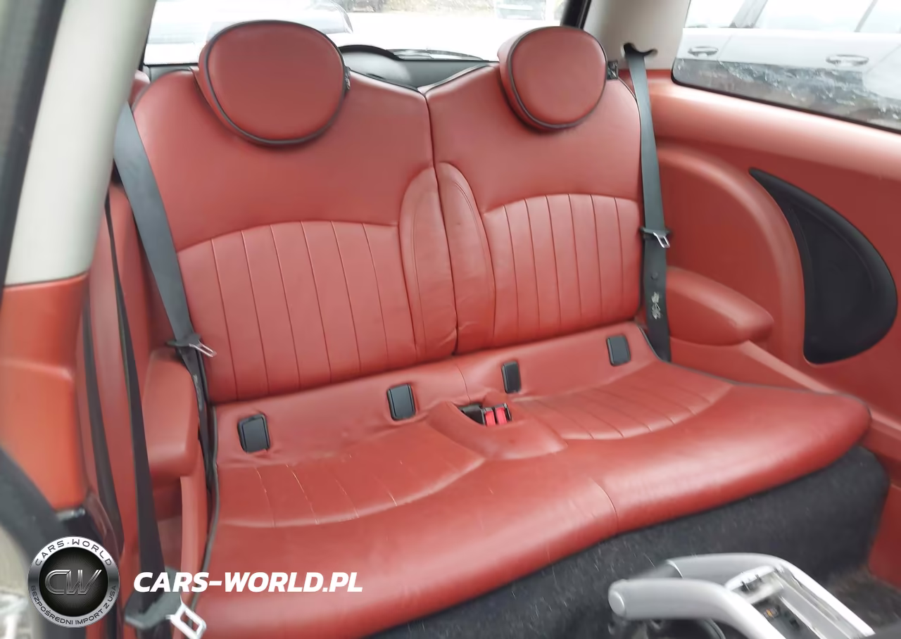 2007 Mini Cooper VIN:WMWMF33527TT52530 - 8