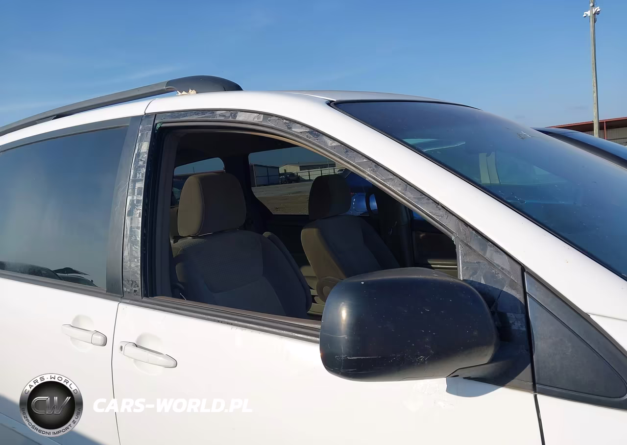 2010 Toyota Sienna Le VIN:5TDKK4CC8AS308953 - 13