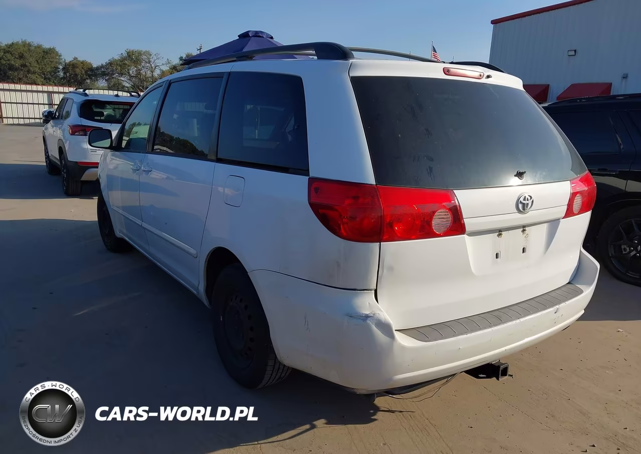 2010 Toyota Sienna Le VIN:5TDKK4CC8AS308953 - 3