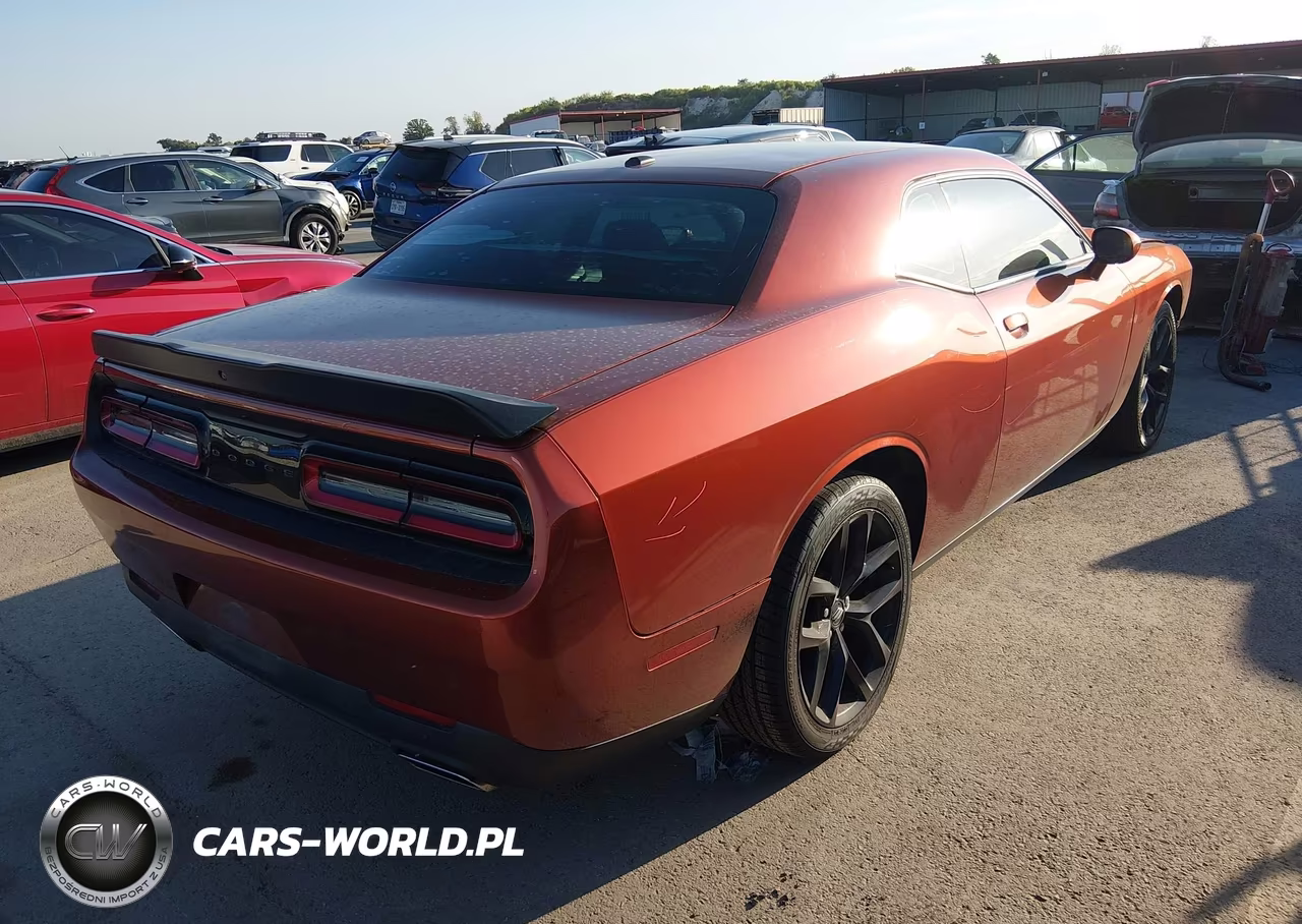 2020 Dodge Challenger Sxt VIN:2C3CDZAGXLH195062 - 4