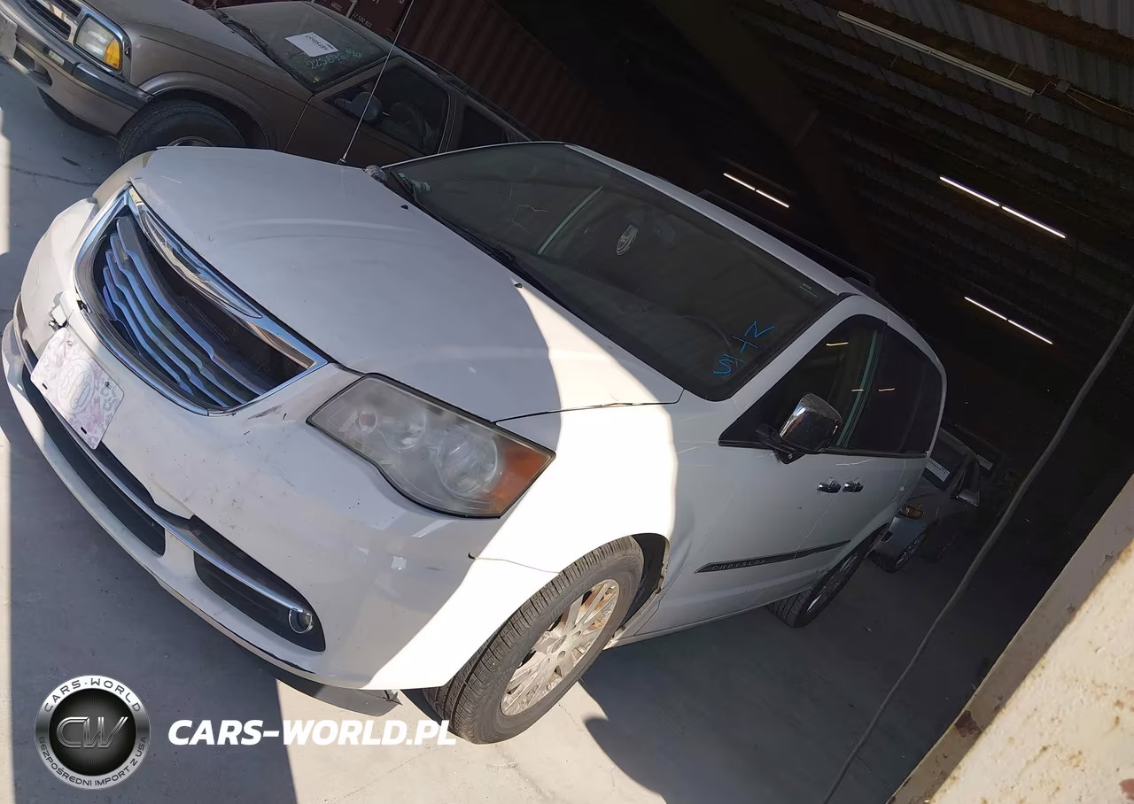 2011 Chrysler Town & Country Touring-L VIN:2A4RR8DG9BR716837 - 2