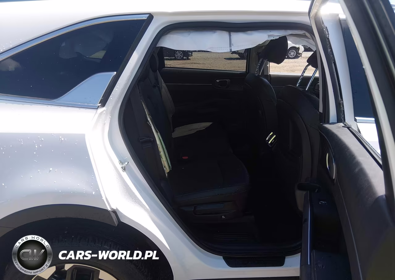 2026 Kia Sorento S VIN:5XYRLDJCXTG428428 - 8