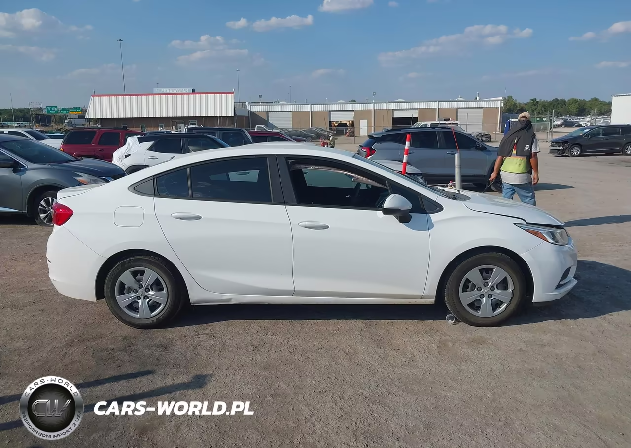 2018 Chevrolet Cruze Ls Auto VIN:1G1BC5SM3J7118333 - 13