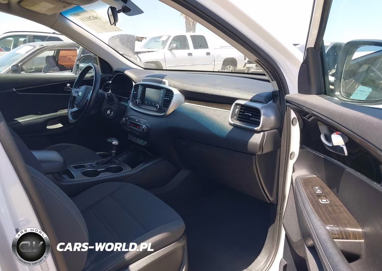 2019 Kia Sorento S V6 VIN:5XYPGDA54KG584430 - 5