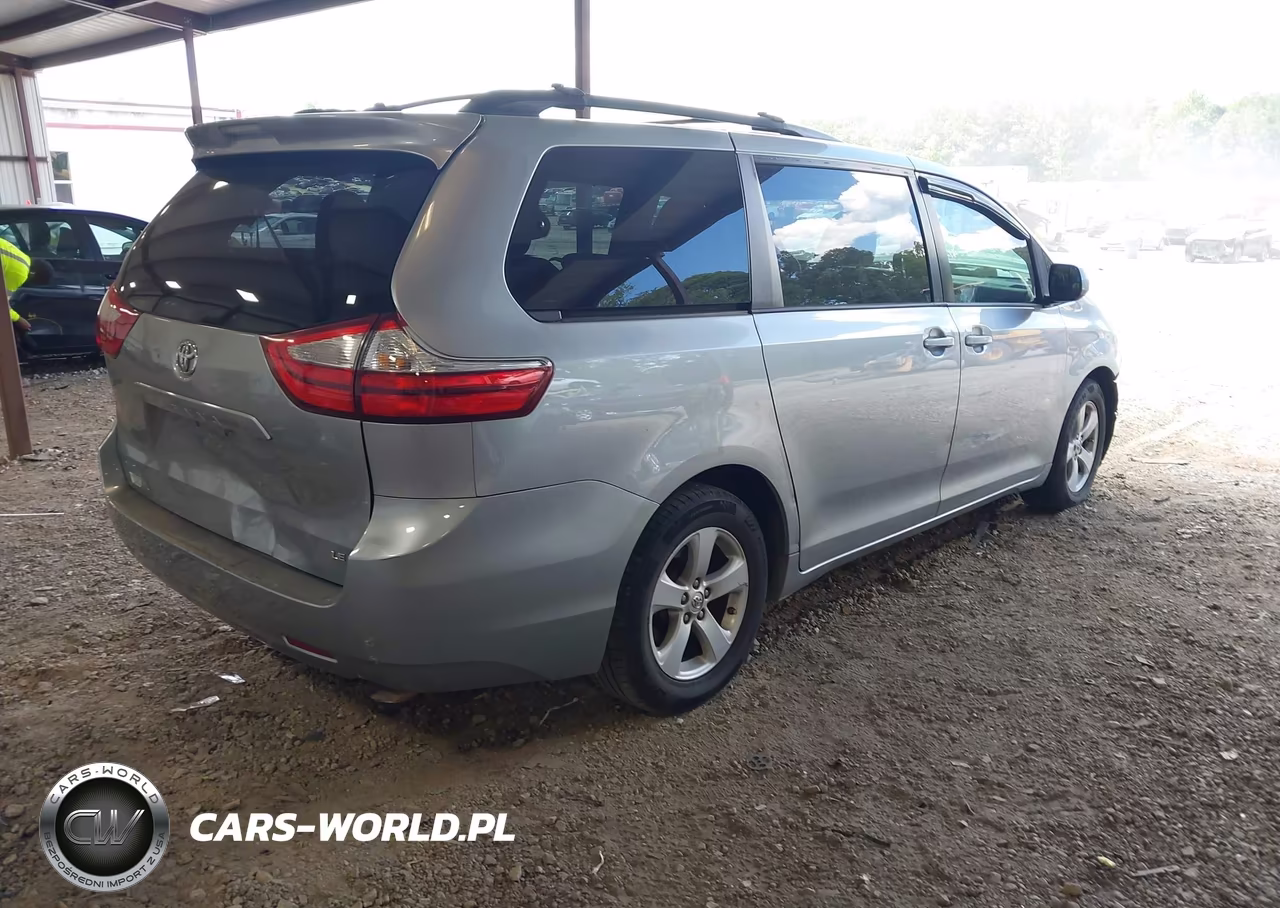 2015 Toyota Sienna Le 8 Passenger VIN:5TDKK3DCXFS535934 - 4