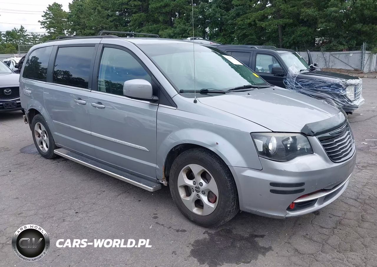 2013 Chrysler Town & Country Touring