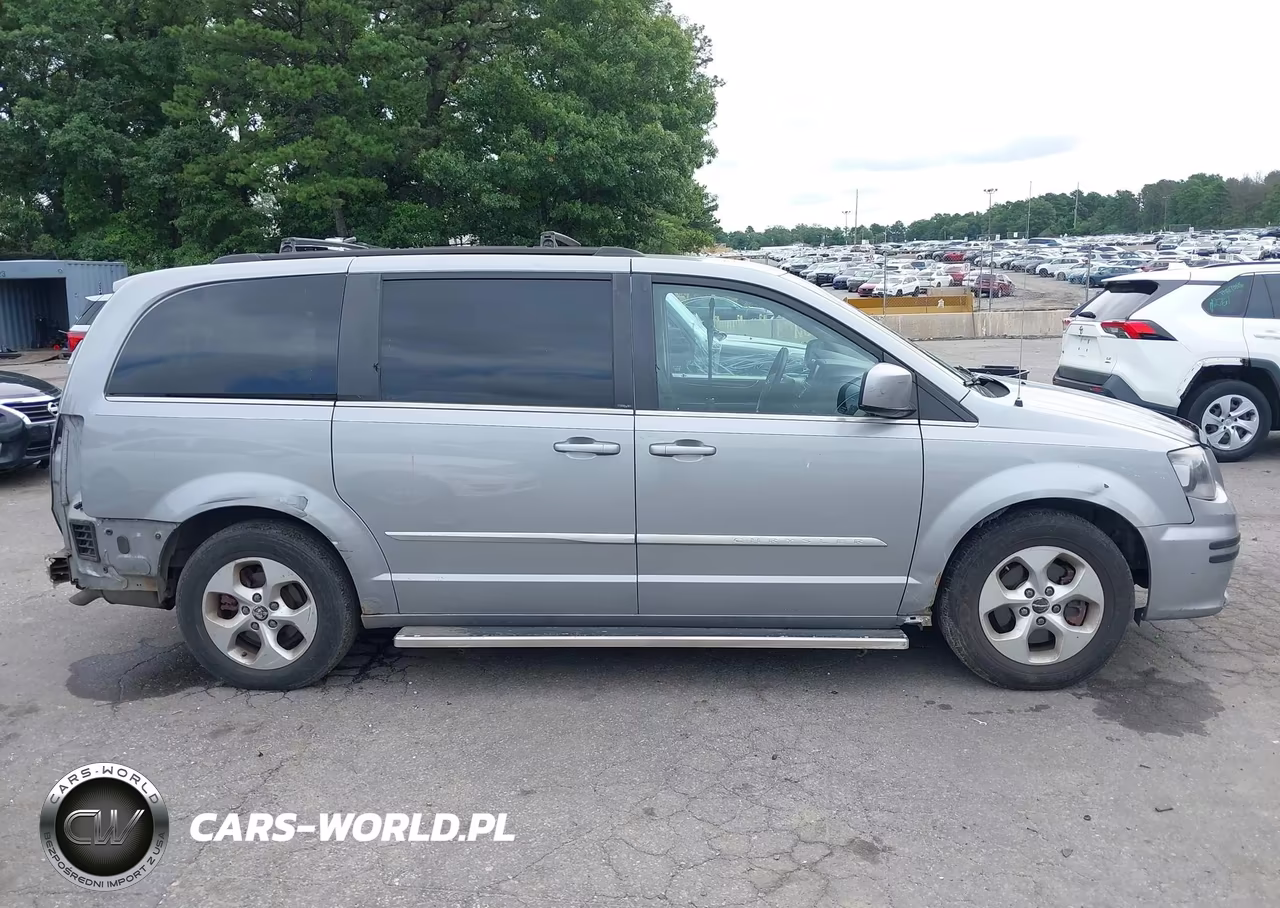 2013 Chrysler Town & Country Touring VIN:2C4RC1BG6DR661042 - 14