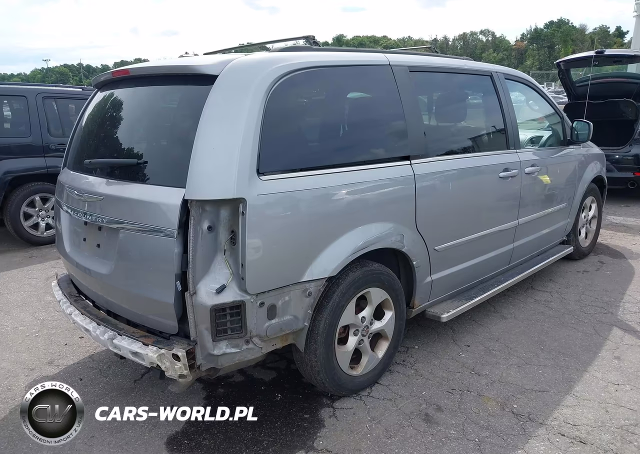 2013 Chrysler Town & Country Touring VIN:2C4RC1BG6DR661042 - 4