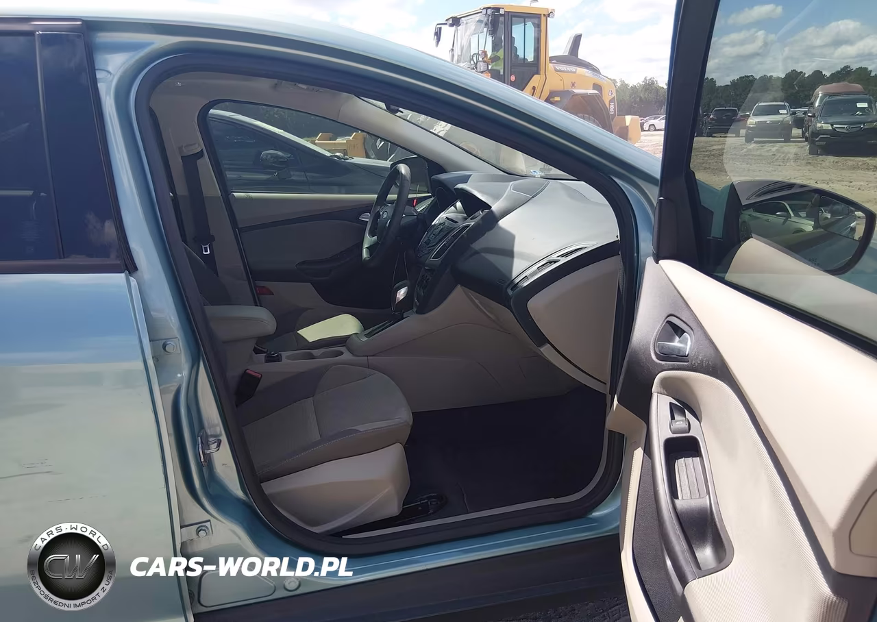 2012 Ford Focus Se VIN:1FAHP3K20CL182712 - 5