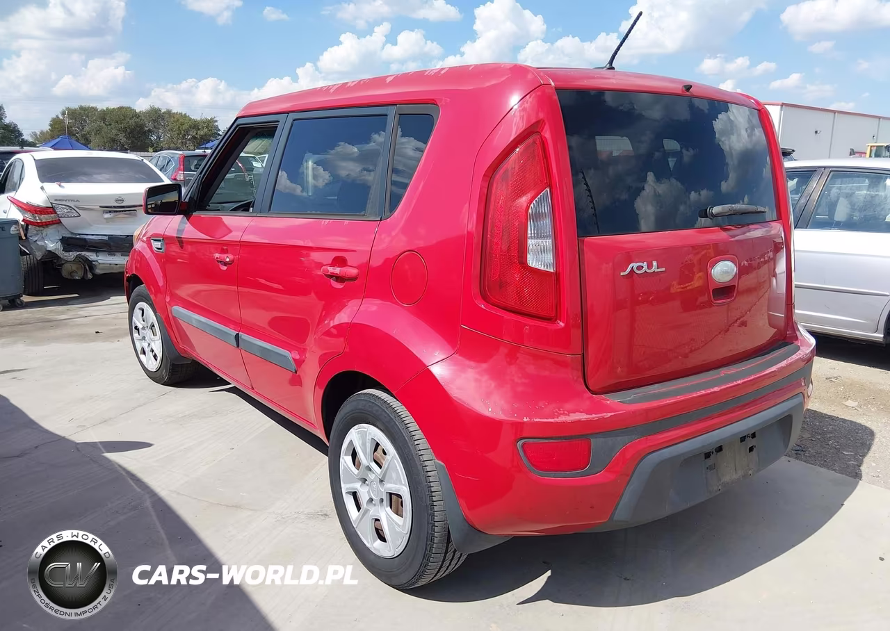 2013 Kia Soul VIN:KNDJT2A59D7496124 - 3
