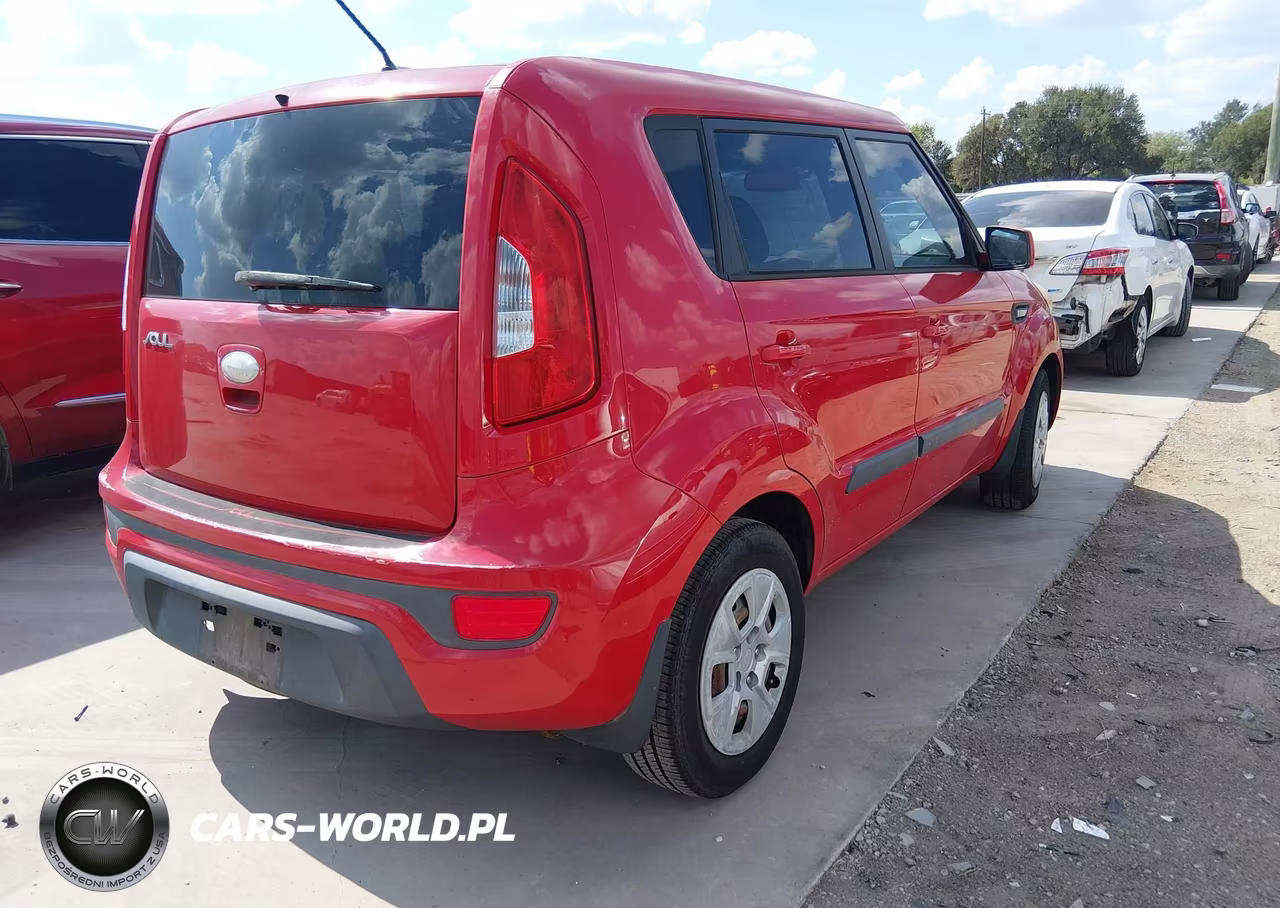 2013 Kia Soul VIN:KNDJT2A59D7496124 - 4