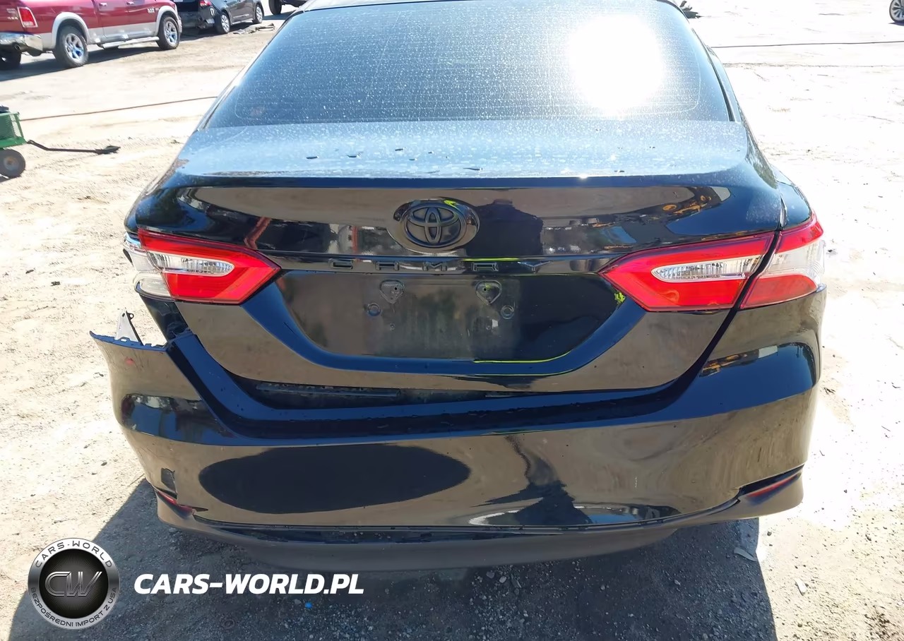 2018 Toyota Camry Le VIN:JTNB11HK6J3039737 - 16
