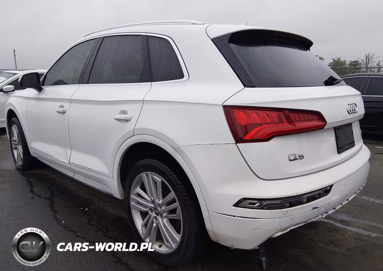 2018 Audi Q5 2.0T Premium VIN:WA1BNAFY2J2220589 - 3