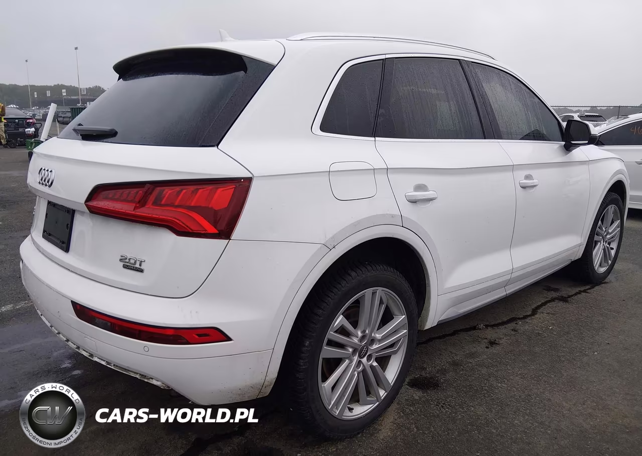 2018 Audi Q5 2.0T Premium VIN:WA1BNAFY2J2220589 - 4