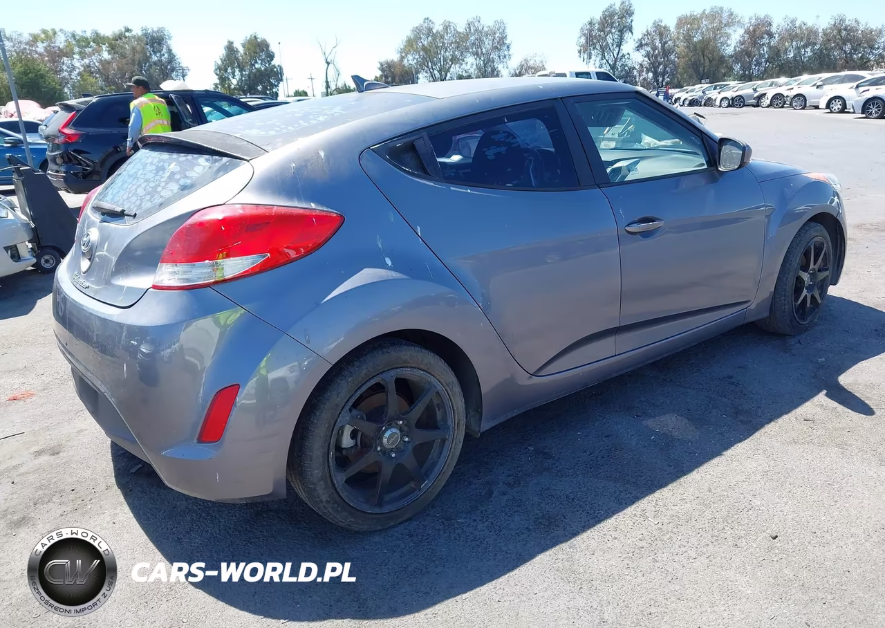 2012 Hyundai Veloster Base W-Black VIN:KMHTC6AD5CU029513 - 4