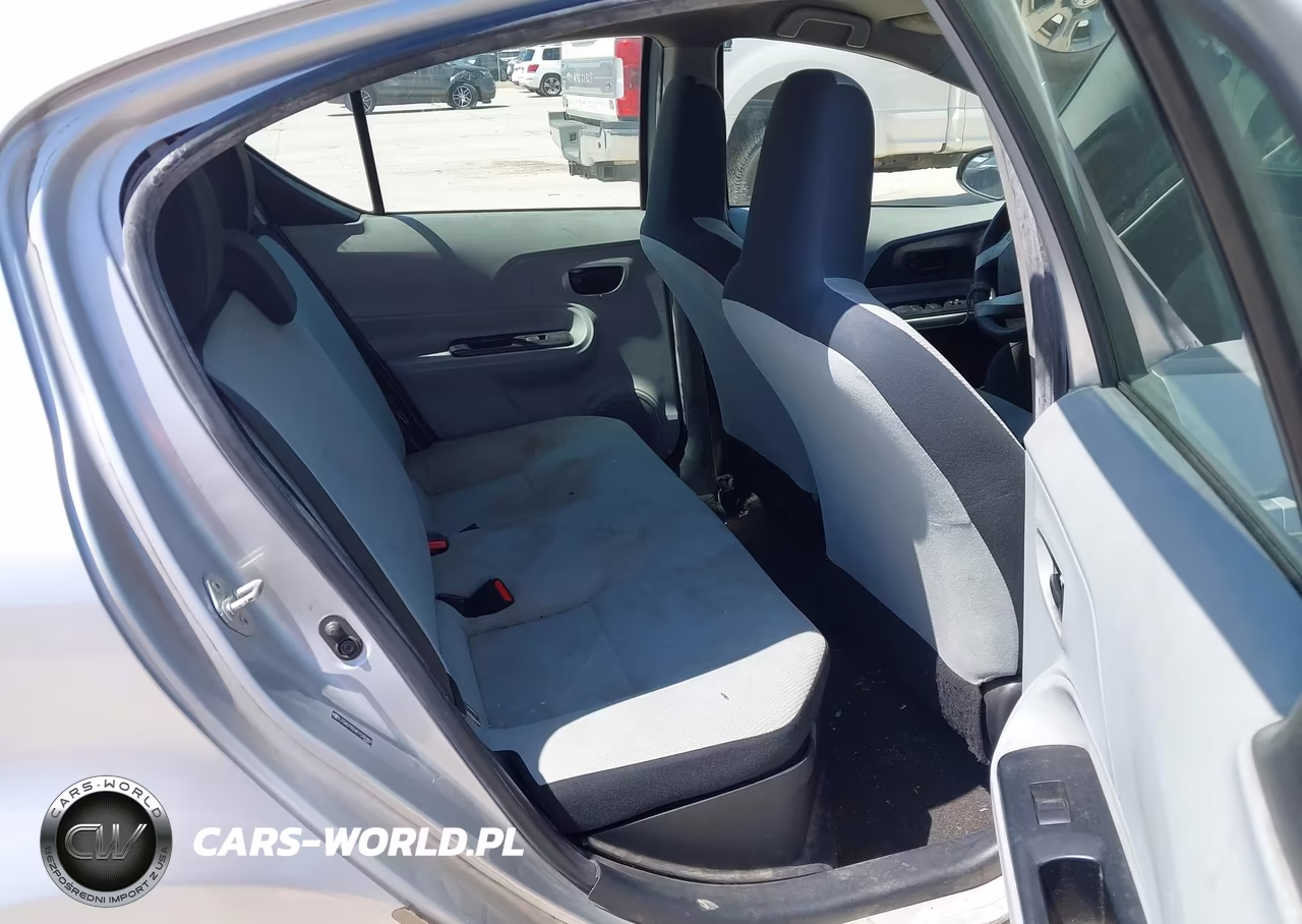 2013 Toyota Prius C One VIN:JTDKDTB34D1539484 - 8