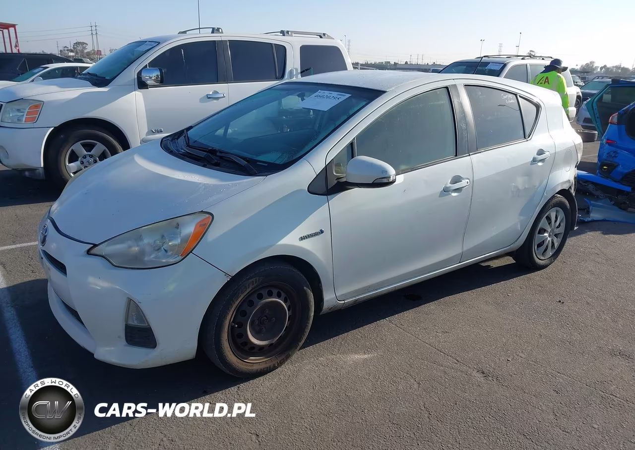 2014 Toyota Prius C One VIN:JTDKDTB31E1562772 - 2