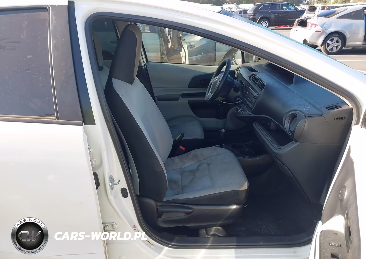 2014 Toyota Prius C One VIN:JTDKDTB31E1562772 - 5