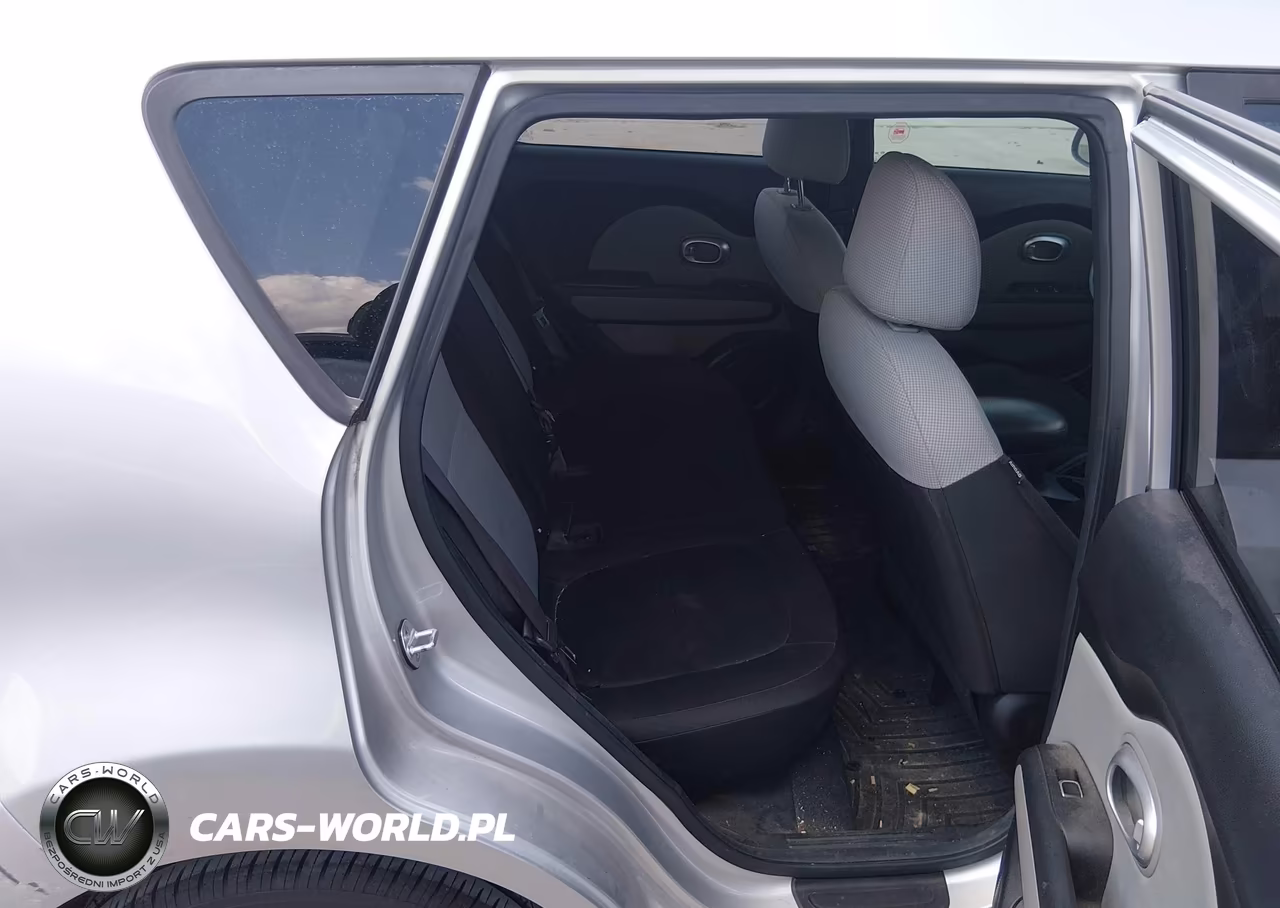 2018 Kia Soul VIN:KNDJN2A23J7599213 - 8