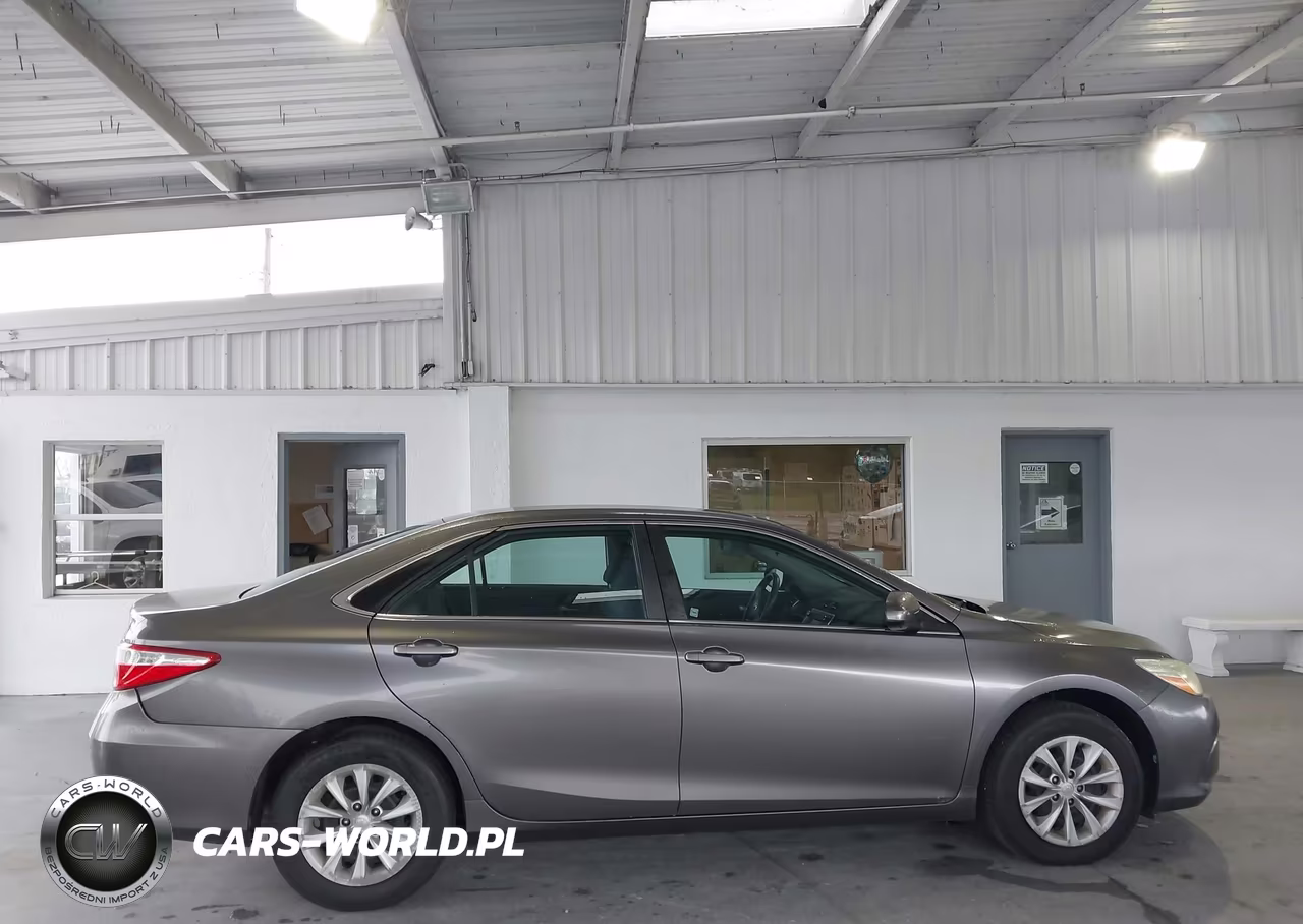 2015 Toyota Camry Le VIN:4T1BF1FK8FU096270 - 14