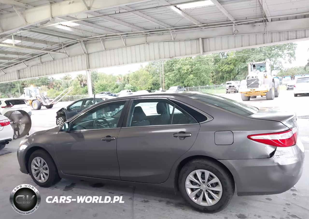 2015 Toyota Camry Le VIN:4T1BF1FK8FU096270 - 15