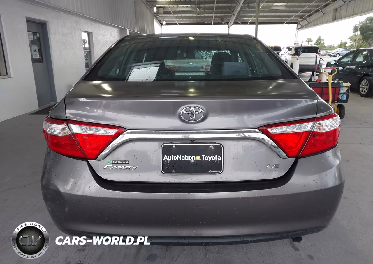 2015 Toyota Camry Le VIN:4T1BF1FK8FU096270 - 17