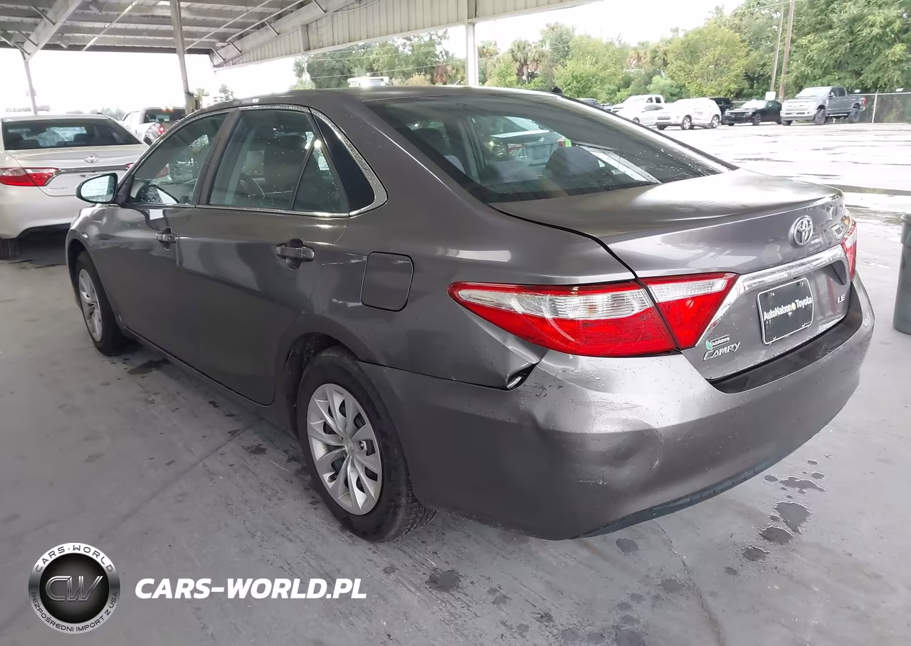 2015 Toyota Camry Le VIN:4T1BF1FK8FU096270 - 3