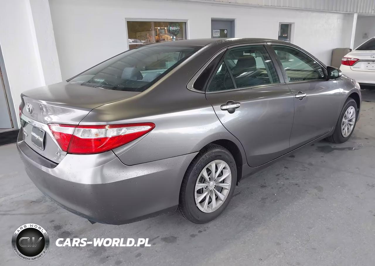 2015 Toyota Camry Le VIN:4T1BF1FK8FU096270 - 4
