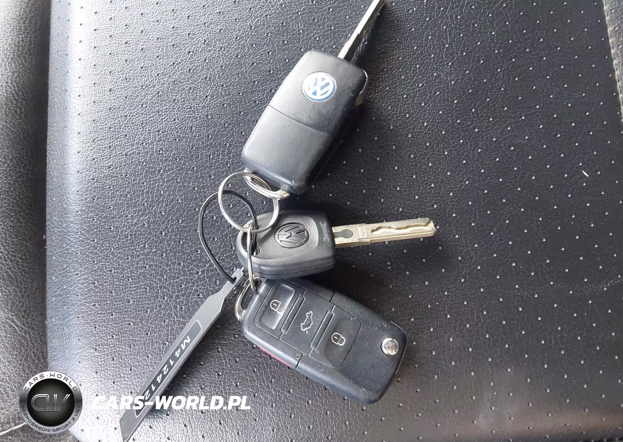 2007 Volkswagen New Beetle 2.5 VIN:3VWRF31YX7M412412 - 11