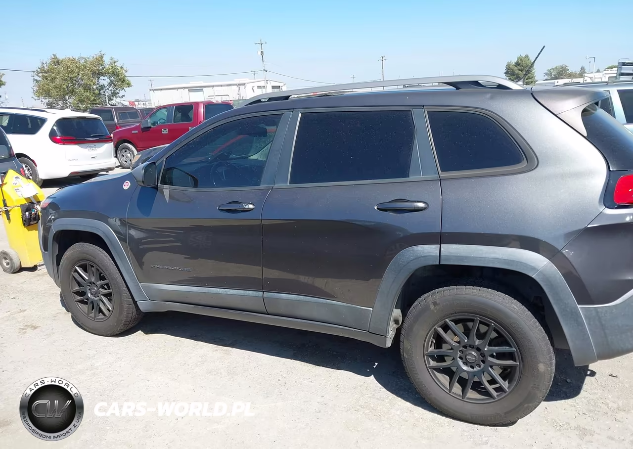 2015 Jeep Cherokee Trailhawk VIN:1C4PJMBB6FW634288 - 14