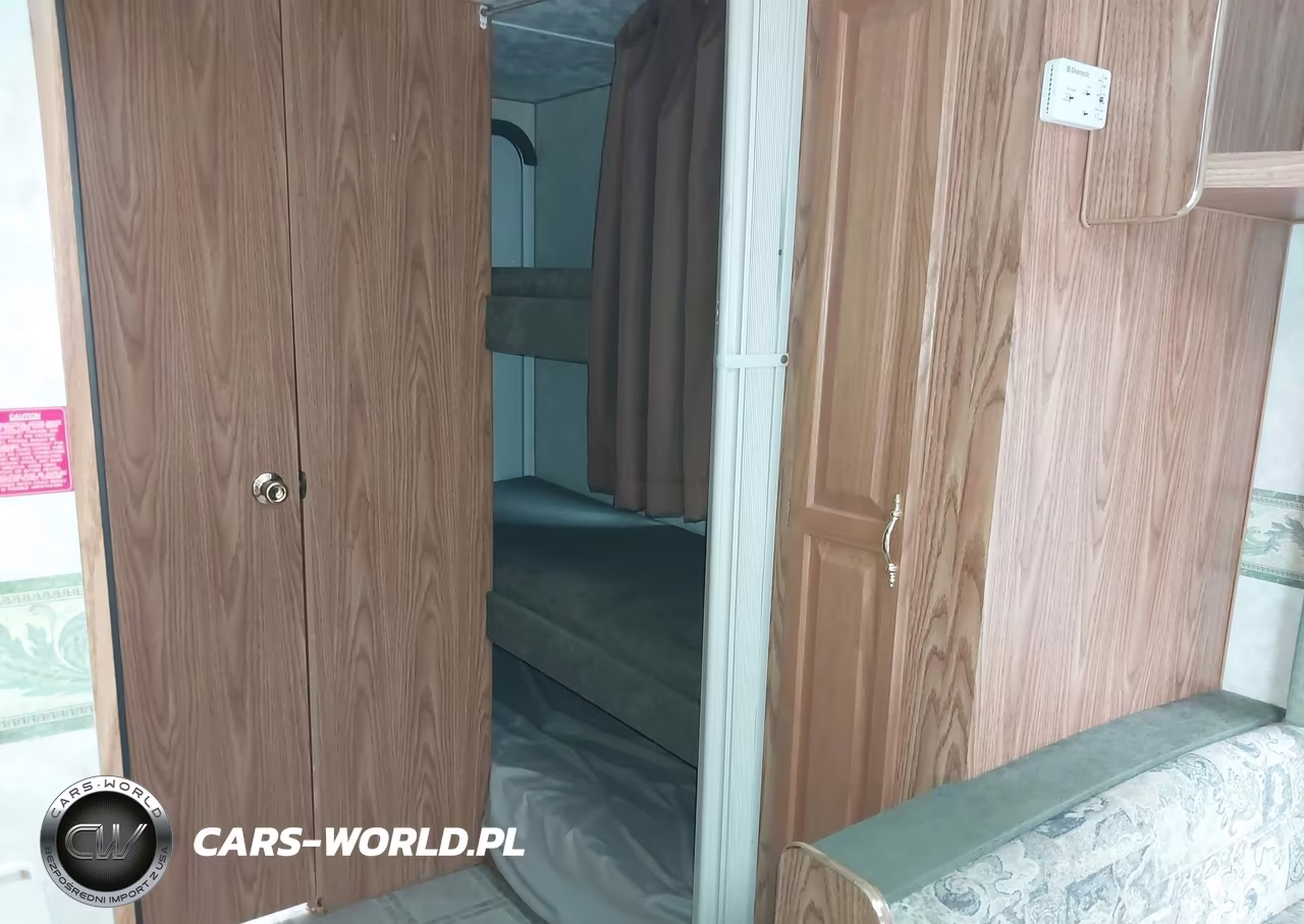 2004 Komfort Corp. Komfort 24B VIN:1K52KBL2042022174 - 12