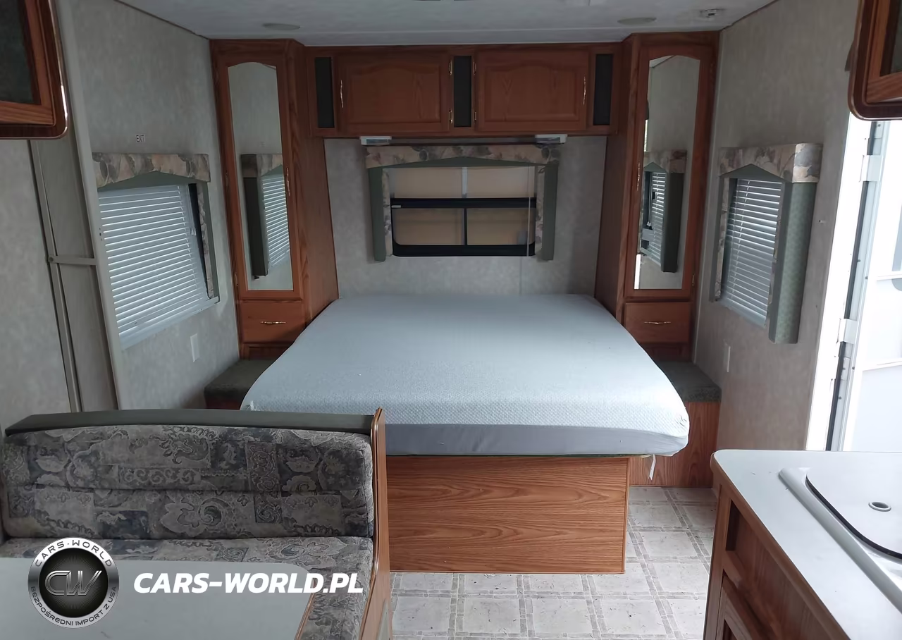 2004 Komfort Corp. Komfort 24B VIN:1K52KBL2042022174 - 5