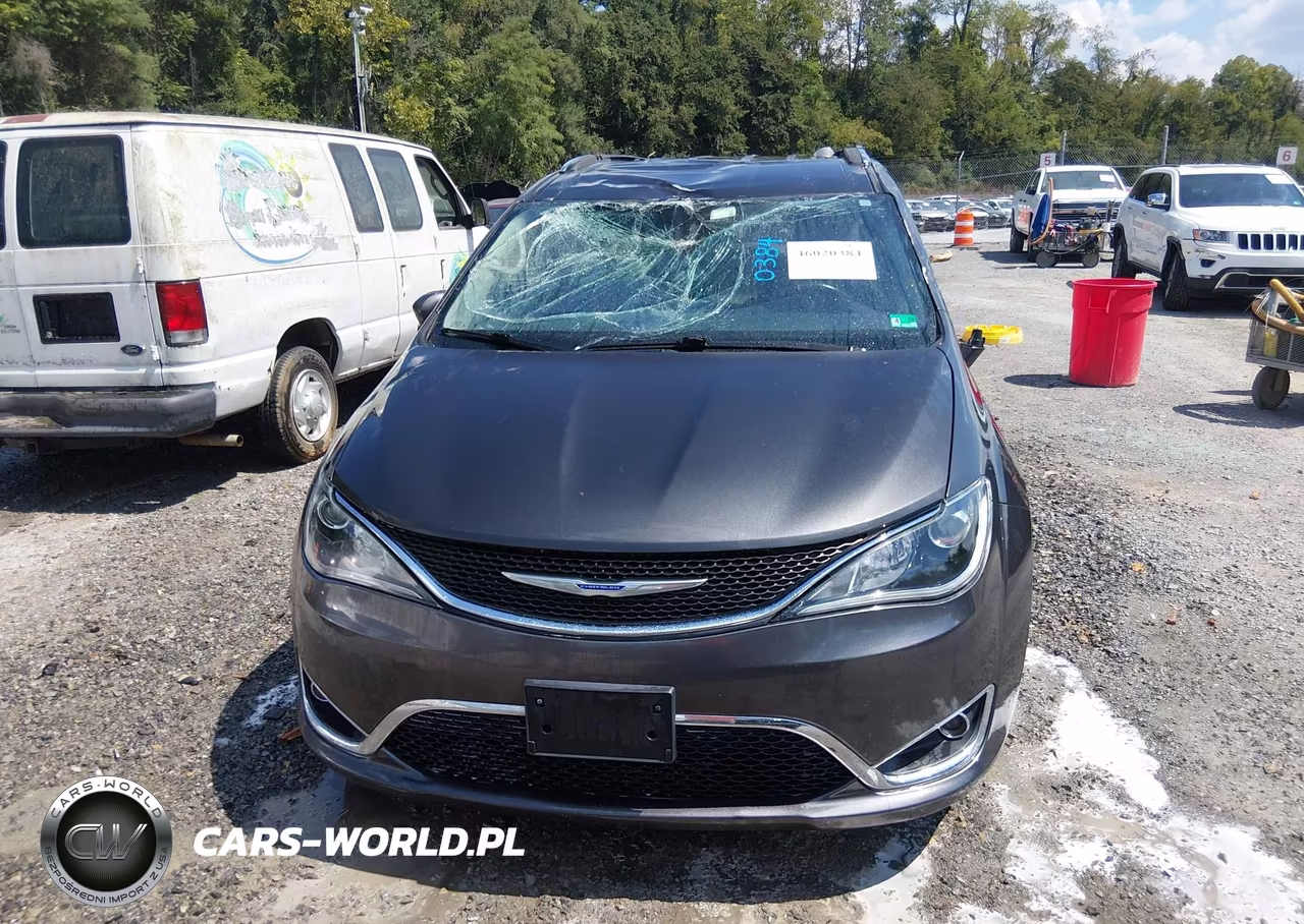 2020 Chrysler Pacifica Touring L VIN:2C4RC1BG2LR131844 - 12