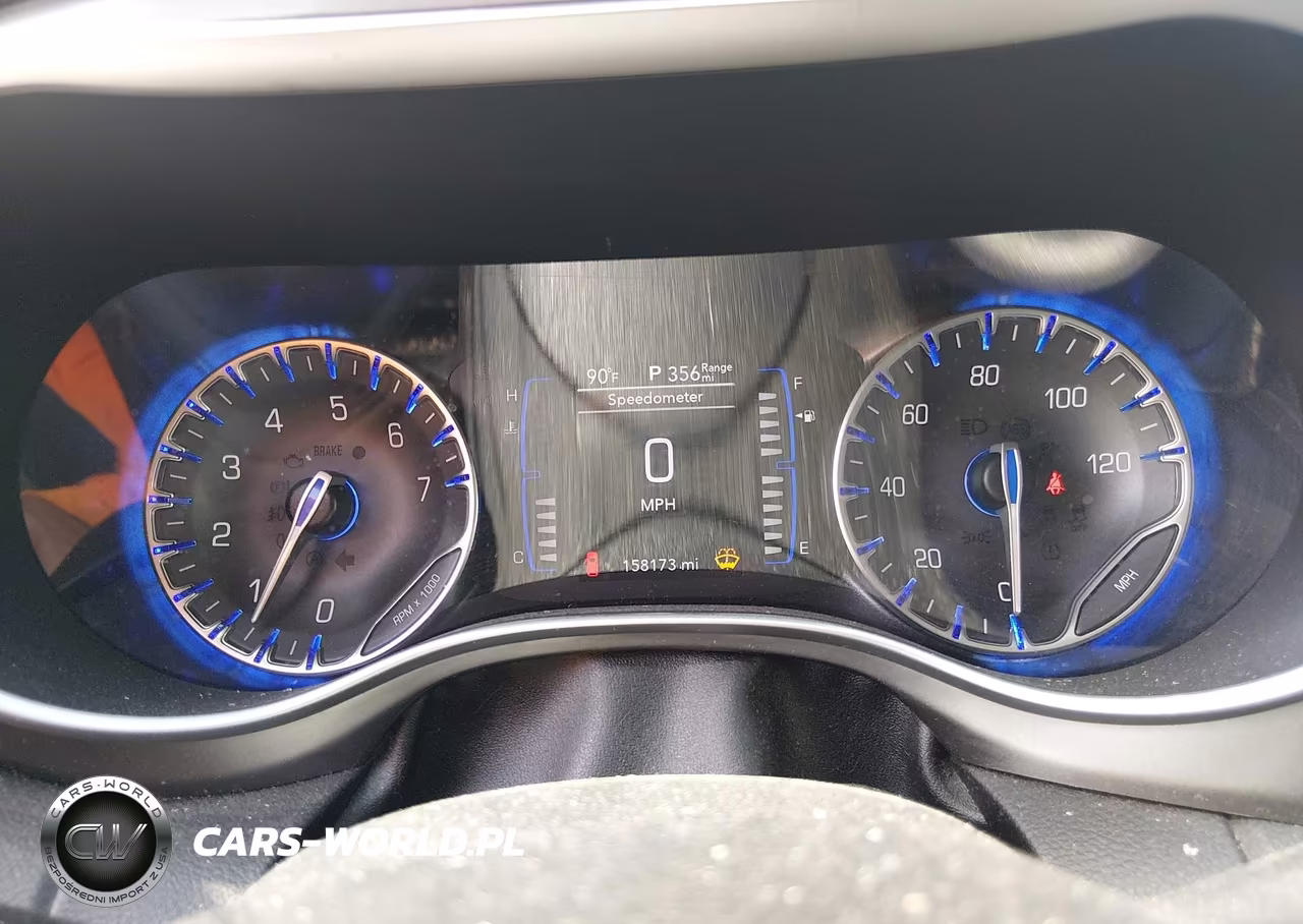 2020 Chrysler Pacifica Touring L VIN:2C4RC1BG2LR131844 - 7