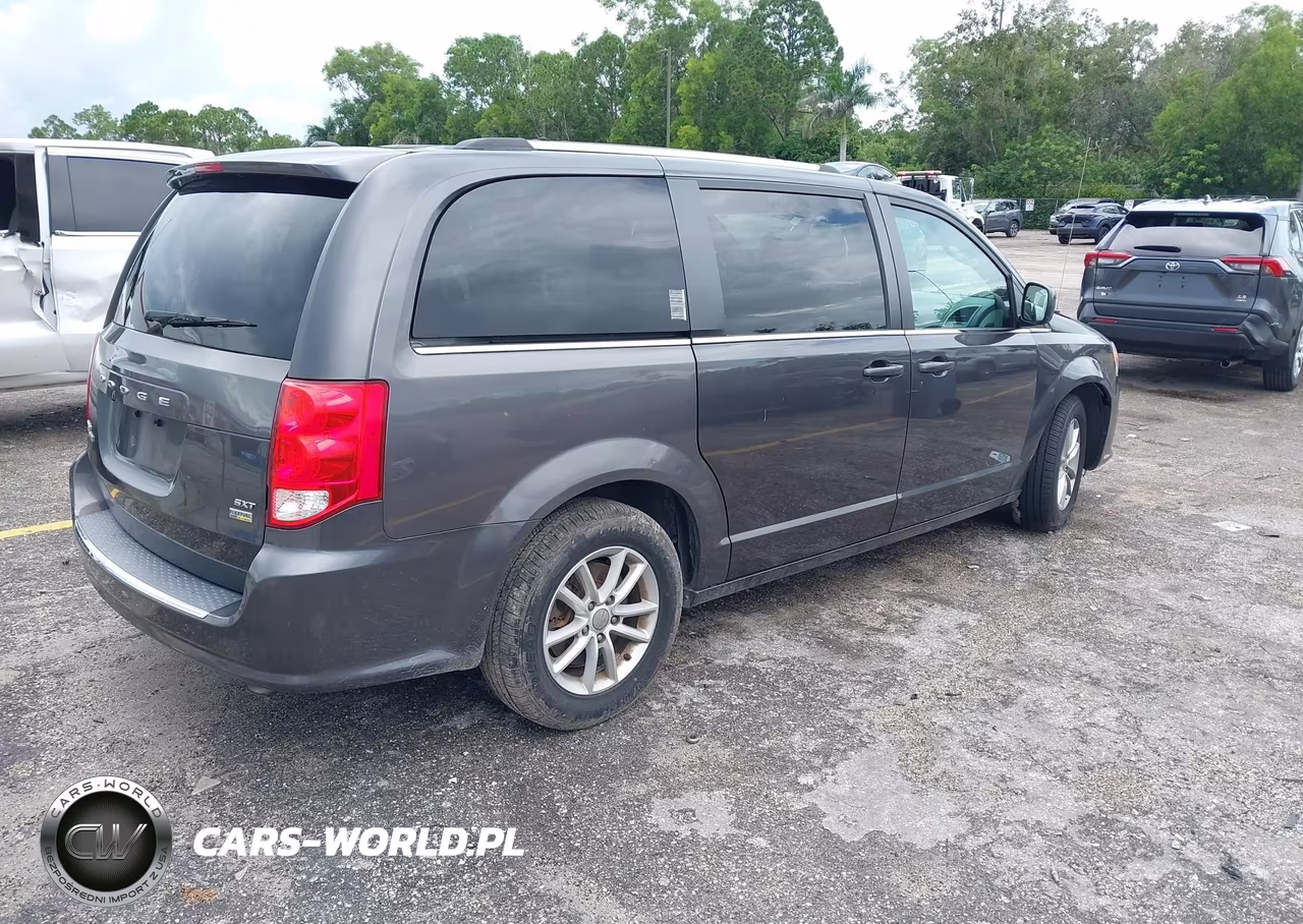 2019 Dodge Grand Caravan Sxt VIN:2C4RDGCG5KR784987 - 4