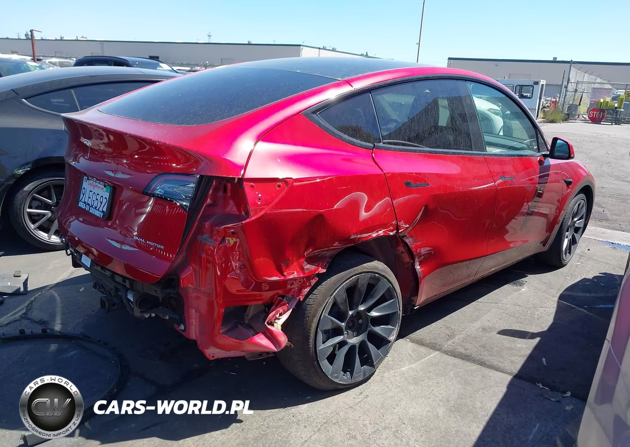 2024 Tesla Model Y Long Range Dual Motor All-Wheel Drive VIN:7SAYGDEE4RF013667 - 4
