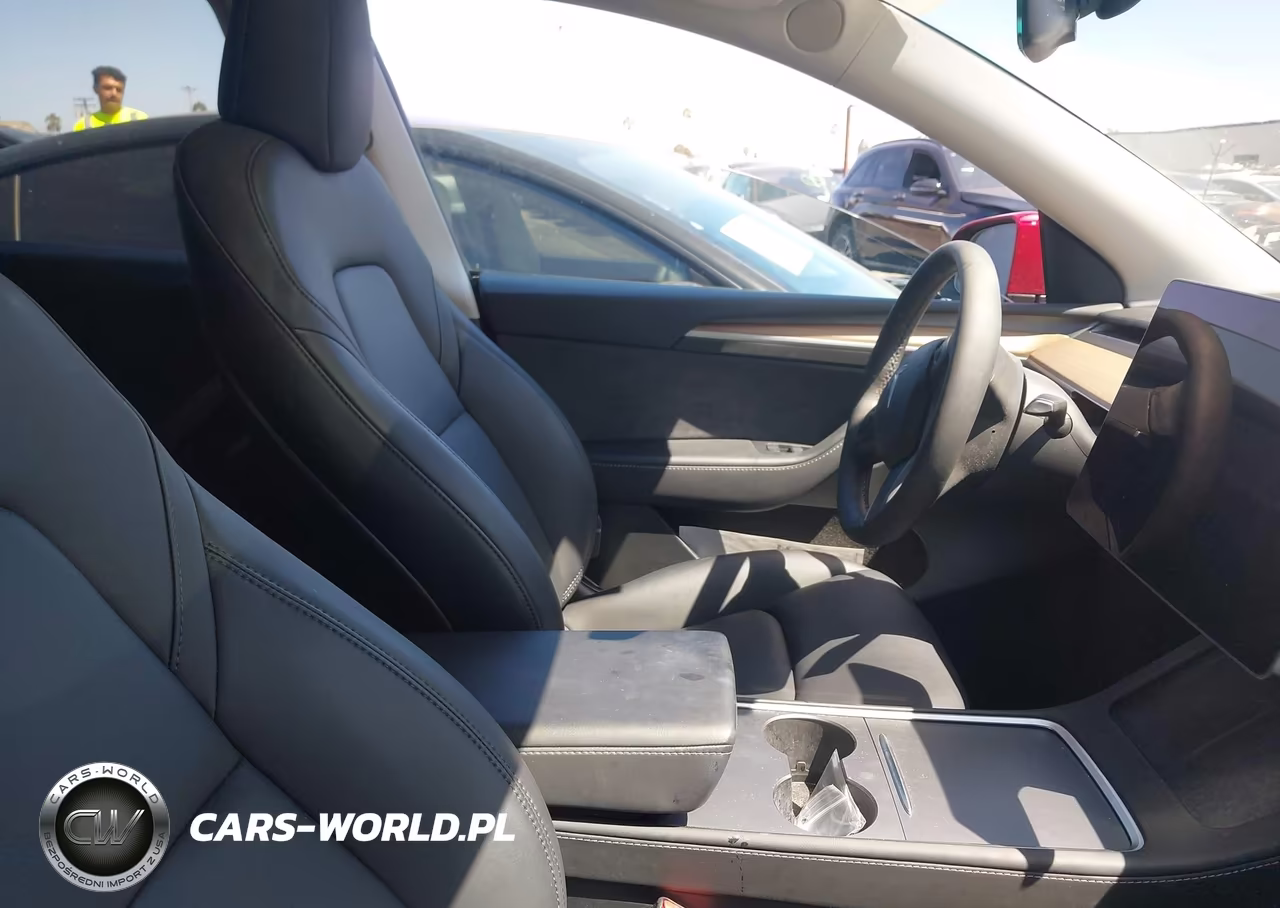 2024 Tesla Model Y Long Range Dual Motor All-Wheel Drive VIN:7SAYGDEE4RF013667 - 5