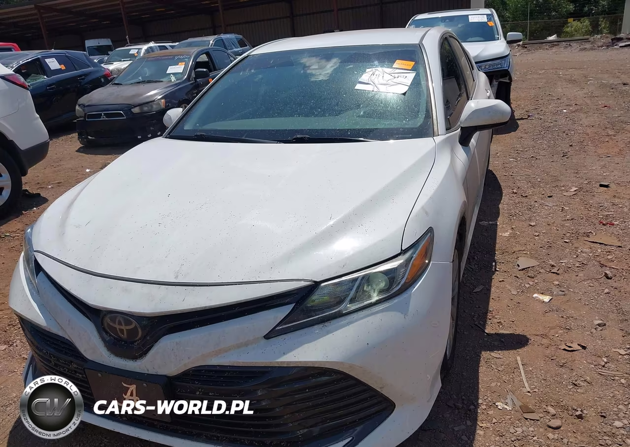 2019 Toyota Camry Le VIN:4T1B11HK9KU216776 - 12