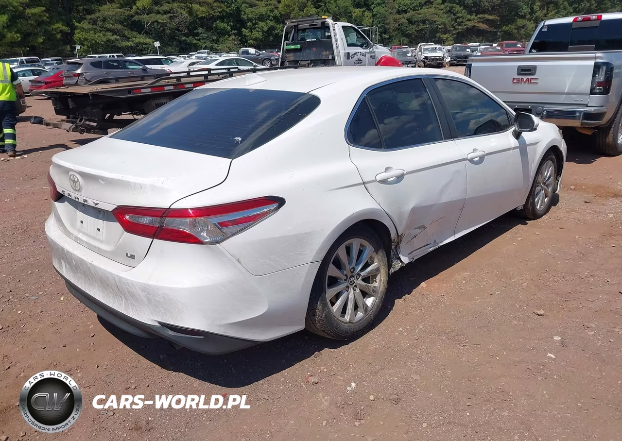 2019 Toyota Camry Le VIN:4T1B11HK9KU216776 - 4