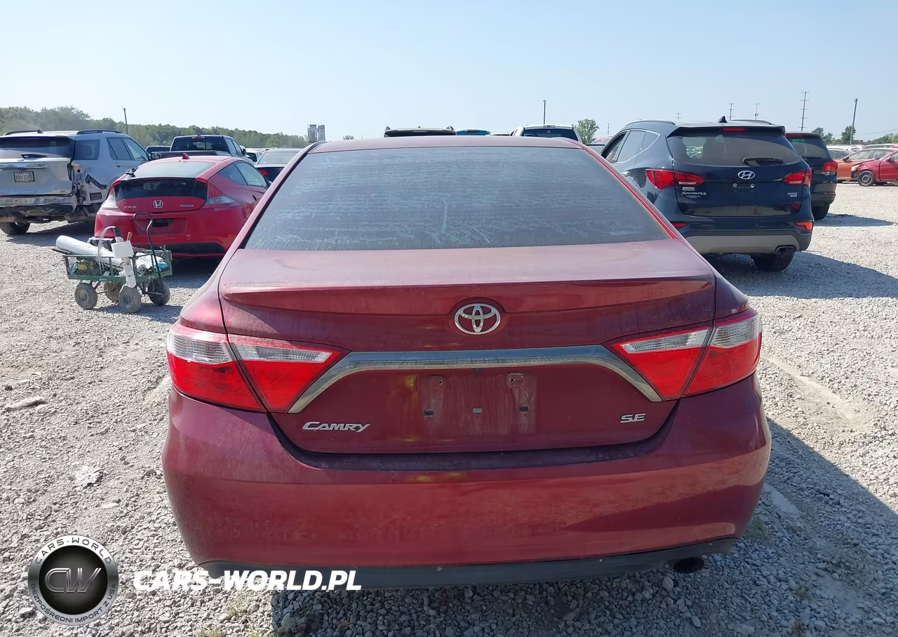 2015 Toyota Camry Se VIN:4T1BF1FK4FU979332 - 16